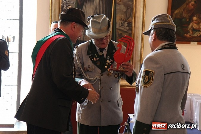 Zdjęcie w galerii na portalu naszraciborz.pl: Strzelanie kr&oacute;lewskie: Antoni Książek nowym raciborskim kr&oacute;lem kurkowym! wiadomości z regionu