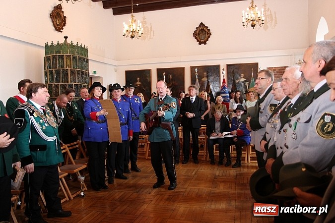 Zdjęcie w galerii na portalu naszraciborz.pl: Strzelanie kr&oacute;lewskie: Antoni Książek nowym raciborskim kr&oacute;lem kurkowym! wiadomości z regionu
