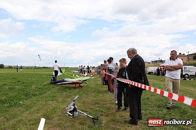 Zdjęcie w galerii na portalu naszraciborz.pl: Latać każdy może, czyli VII Międzynarodowy Piknik Modelarski w Raciborzu wiadomości z regionu