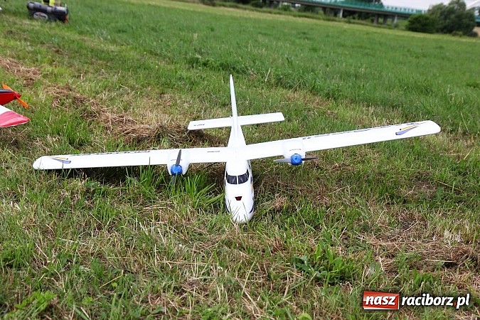 Zdjęcie w galerii na portalu naszraciborz.pl: Latać każdy może, czyli VII Międzynarodowy Piknik Modelarski w Raciborzu wiadomości z regionu