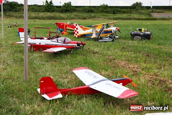 Zdjęcie w galerii na portalu naszraciborz.pl: Latać każdy może, czyli VII Międzynarodowy Piknik Modelarski w Raciborzu wiadomości z regionu
