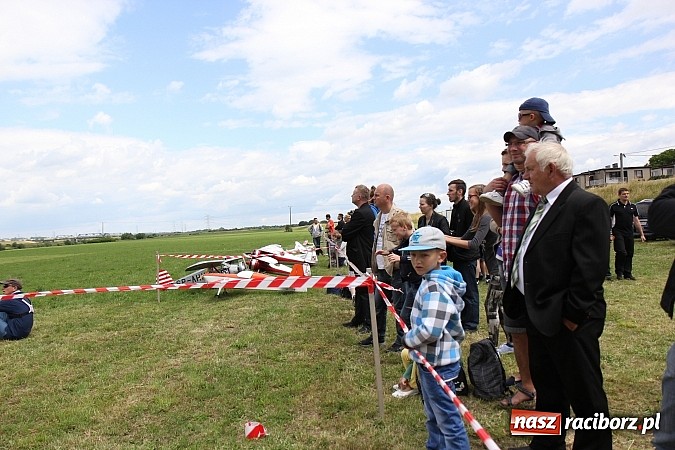 Zdjęcie w galerii na portalu naszraciborz.pl: Latać każdy może, czyli VII Międzynarodowy Piknik Modelarski w Raciborzu wiadomości z regionu