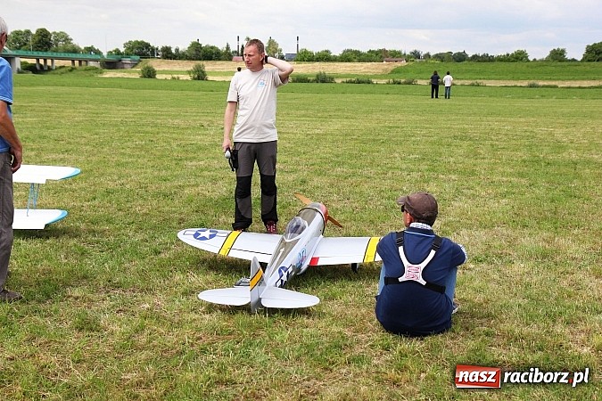Zdjęcie w galerii na portalu naszraciborz.pl: Latać każdy może, czyli VII Międzynarodowy Piknik Modelarski w Raciborzu wiadomości z regionu