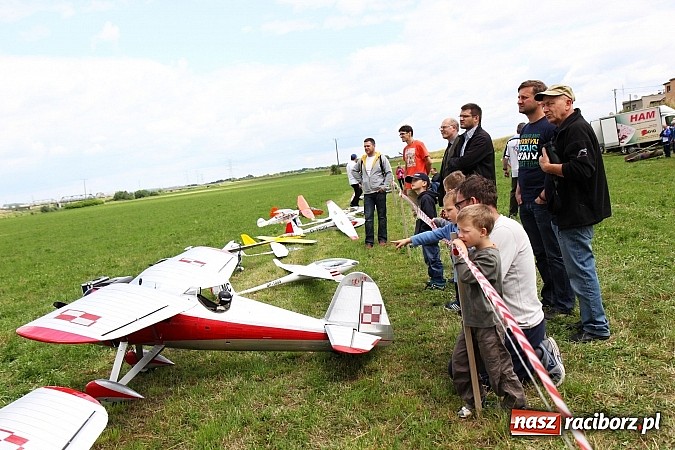 Zdjęcie w galerii na portalu naszraciborz.pl: Latać każdy może, czyli VII Międzynarodowy Piknik Modelarski w Raciborzu wiadomości z regionu