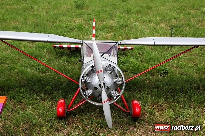 Zdjęcie w galerii na portalu naszraciborz.pl: Latać każdy może, czyli VII Międzynarodowy Piknik Modelarski w Raciborzu wiadomości z regionu
