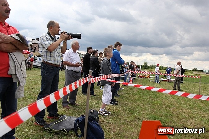 Zdjęcie w galerii na portalu naszraciborz.pl: Latać każdy może, czyli VII Międzynarodowy Piknik Modelarski w Raciborzu wiadomości z regionu
