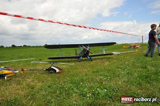 Zdjęcie w galerii na portalu naszraciborz.pl: Latać każdy może, czyli VII Międzynarodowy Piknik Modelarski w Raciborzu wiadomości z regionu