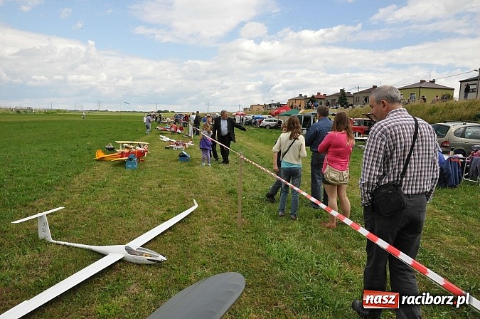Zdjęcie w galerii na portalu naszraciborz.pl: Latać każdy może, czyli VII Międzynarodowy Piknik Modelarski w Raciborzu wiadomości z regionu