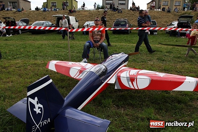Zdjęcie w galerii na portalu naszraciborz.pl: Latać każdy może, czyli VII Międzynarodowy Piknik Modelarski w Raciborzu wiadomości z regionu