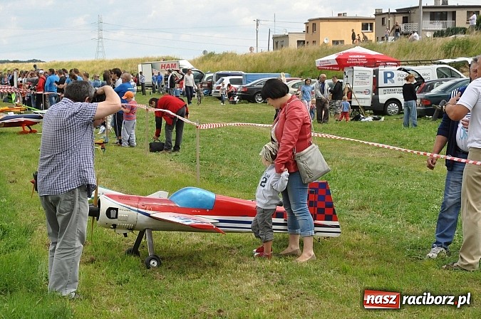 Zdjęcie w galerii na portalu naszraciborz.pl: Latać każdy może, czyli VII Międzynarodowy Piknik Modelarski w Raciborzu wiadomości z regionu