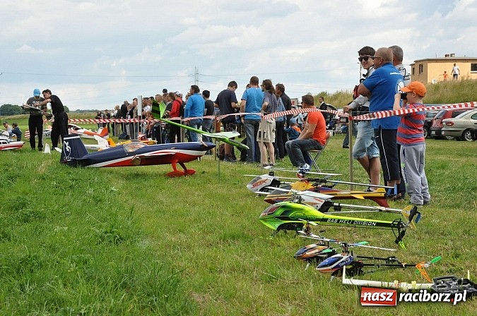 Zdjęcie w galerii na portalu naszraciborz.pl: Latać każdy może, czyli VII Międzynarodowy Piknik Modelarski w Raciborzu wiadomości z regionu