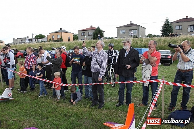 Zdjęcie w galerii na portalu naszraciborz.pl: Latać każdy może, czyli VII Międzynarodowy Piknik Modelarski w Raciborzu wiadomości z regionu