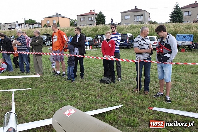 Zdjęcie w galerii na portalu naszraciborz.pl: Latać każdy może, czyli VII Międzynarodowy Piknik Modelarski w Raciborzu wiadomości z regionu