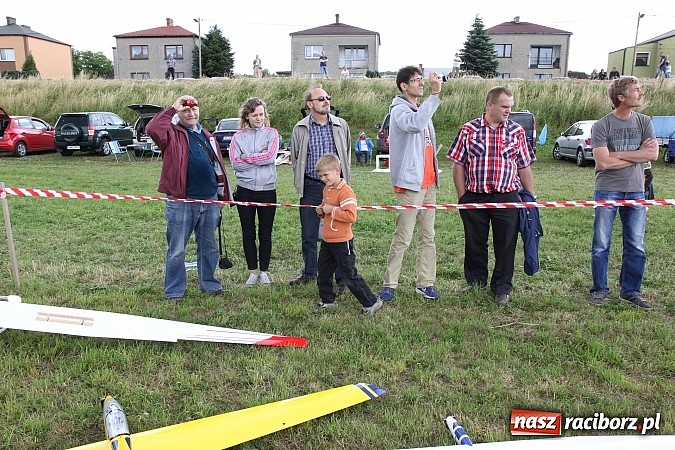 Zdjęcie w galerii na portalu naszraciborz.pl: Latać każdy może, czyli VII Międzynarodowy Piknik Modelarski w Raciborzu wiadomości z regionu
