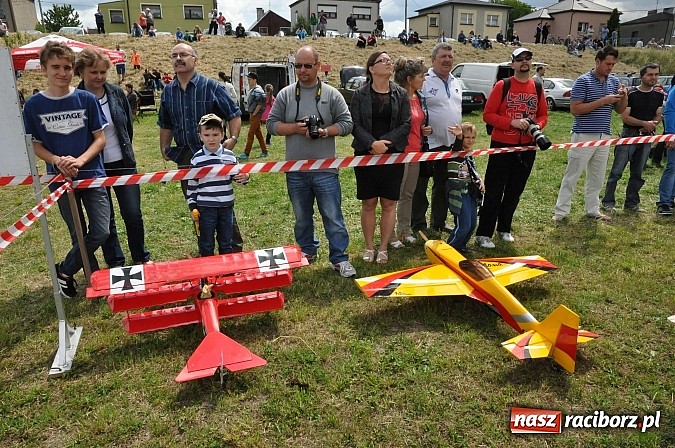 Zdjęcie w galerii na portalu naszraciborz.pl: Latać każdy może, czyli VII Międzynarodowy Piknik Modelarski w Raciborzu wiadomości z regionu