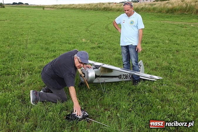 Zdjęcie w galerii na portalu naszraciborz.pl: Latać każdy może, czyli VII Międzynarodowy Piknik Modelarski w Raciborzu wiadomości z regionu