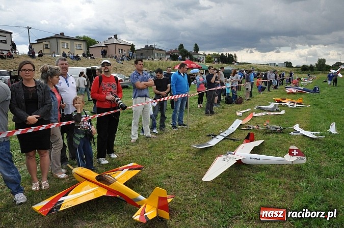 Zdjęcie w galerii na portalu naszraciborz.pl: Latać każdy może, czyli VII Międzynarodowy Piknik Modelarski w Raciborzu wiadomości z regionu