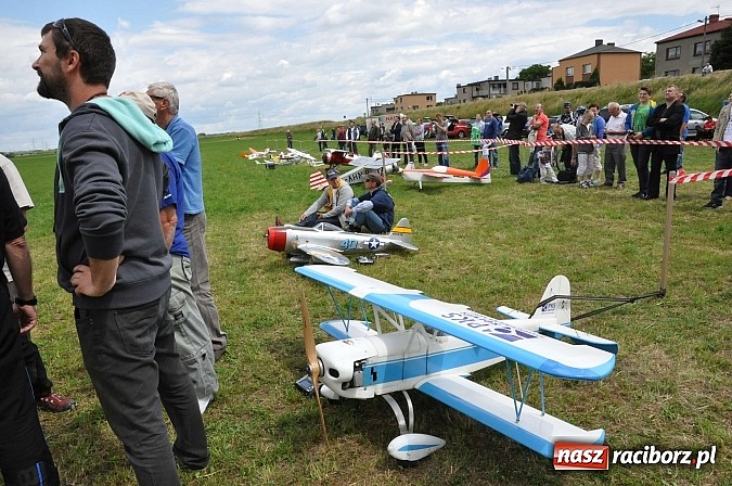 Zdjęcie w galerii na portalu naszraciborz.pl: Latać każdy może, czyli VII Międzynarodowy Piknik Modelarski w Raciborzu wiadomości z regionu