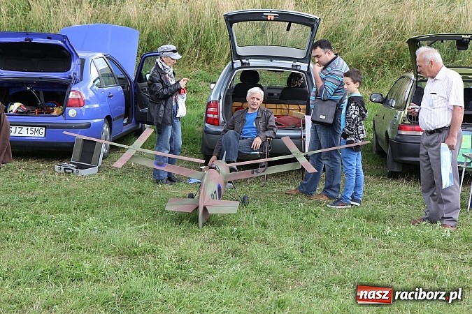 Zdjęcie w galerii na portalu naszraciborz.pl: Latać każdy może, czyli VII Międzynarodowy Piknik Modelarski w Raciborzu wiadomości z regionu