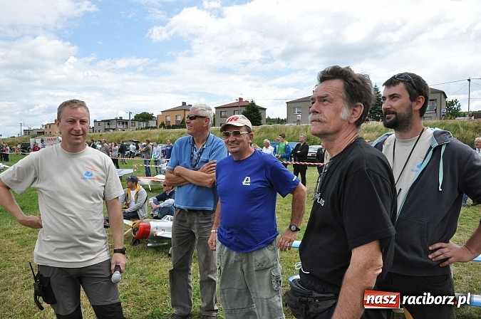 Zdjęcie w galerii na portalu naszraciborz.pl: Latać każdy może, czyli VII Międzynarodowy Piknik Modelarski w Raciborzu wiadomości z regionu