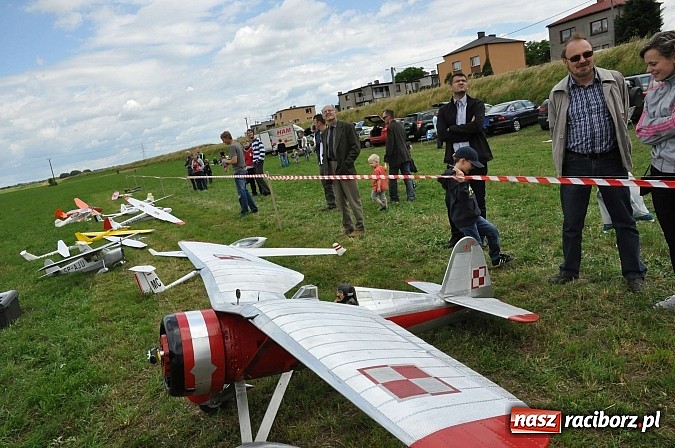 Zdjęcie w galerii na portalu naszraciborz.pl: Latać każdy może, czyli VII Międzynarodowy Piknik Modelarski w Raciborzu wiadomości z regionu
