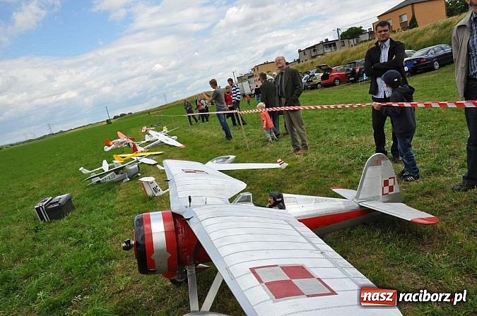 Zdjęcie w galerii na portalu naszraciborz.pl: Latać każdy może, czyli VII Międzynarodowy Piknik Modelarski w Raciborzu wiadomości z regionu