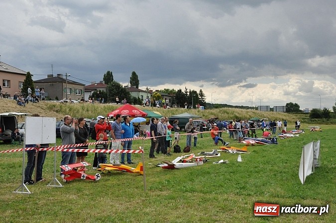 Zdjęcie w galerii na portalu naszraciborz.pl: Latać każdy może, czyli VII Międzynarodowy Piknik Modelarski w Raciborzu wiadomości z regionu