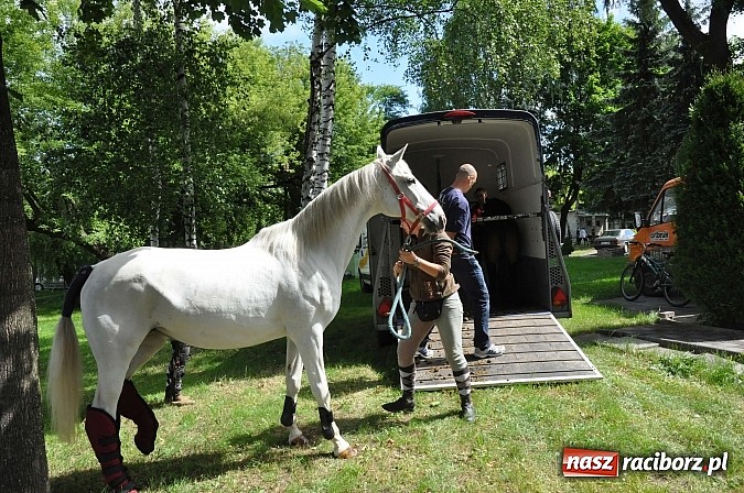 Zdjęcie w galerii na portalu naszraciborz.pl: II Bajkowy Las - spora frekwencja na leśnych duktach. Świetna zabawa na kempingu Obora wiadomości z regionu