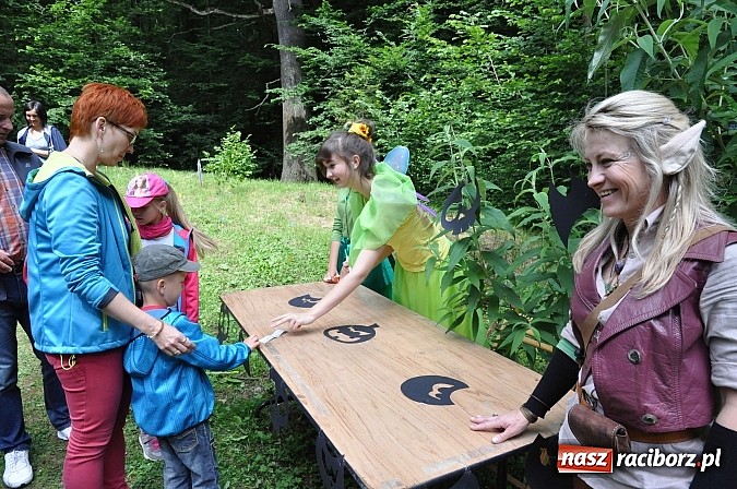 Zdjęcie w galerii na portalu naszraciborz.pl: II Bajkowy Las - spora frekwencja na leśnych duktach. Świetna zabawa na kempingu Obora wiadomości z regionu