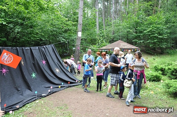 Zdjęcie w galerii na portalu naszraciborz.pl: II Bajkowy Las - spora frekwencja na leśnych duktach. Świetna zabawa na kempingu Obora wiadomości z regionu