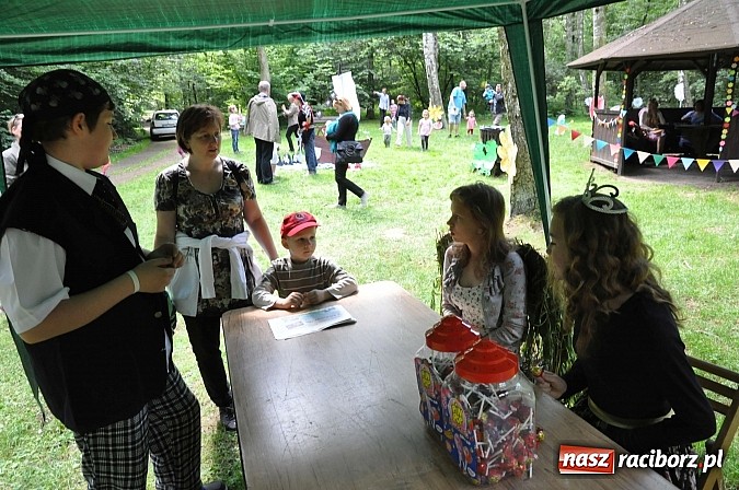 Zdjęcie w galerii na portalu naszraciborz.pl: II Bajkowy Las - spora frekwencja na leśnych duktach. Świetna zabawa na kempingu Obora wiadomości z regionu