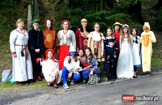 Zdjęcie w galerii na portalu naszraciborz.pl: II Bajkowy Las - spora frekwencja na leśnych duktach. Świetna zabawa na kempingu Obora wiadomości z regionu