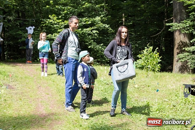 Zdjęcie w galerii na portalu naszraciborz.pl: II Bajkowy Las - spora frekwencja na leśnych duktach. Świetna zabawa na kempingu Obora wiadomości z regionu