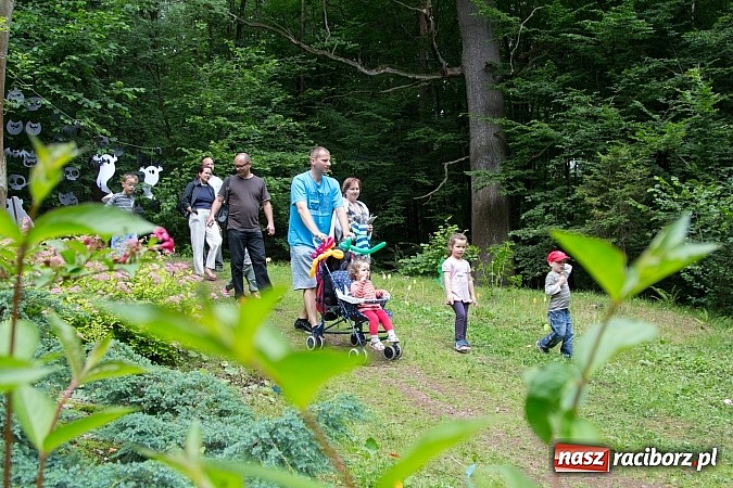 Zdjęcie w galerii na portalu naszraciborz.pl: II Bajkowy Las - spora frekwencja na leśnych duktach. Świetna zabawa na kempingu Obora wiadomości z regionu