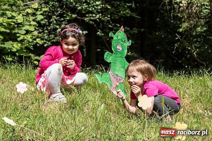 Zdjęcie w galerii na portalu naszraciborz.pl: II Bajkowy Las - spora frekwencja na leśnych duktach. Świetna zabawa na kempingu Obora wiadomości z regionu