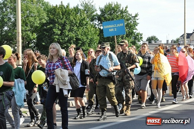 Zdjęcie w galerii na portalu naszraciborz.pl: Daniel Olbrychski jako król Jan III Sobieski na przemarszu z okazji Dni Raciborza wiadomości z regionu