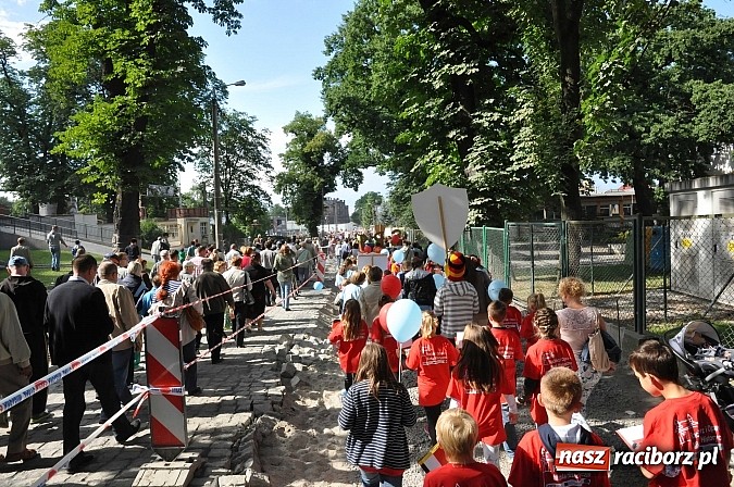 Zdjęcie w galerii na portalu naszraciborz.pl: Daniel Olbrychski jako król Jan III Sobieski na przemarszu z okazji Dni Raciborza wiadomości z regionu