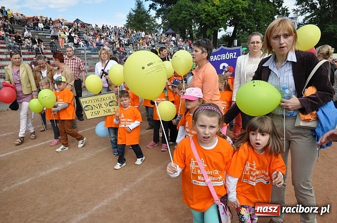 Zdjęcie w galerii na portalu naszraciborz.pl: Daniel Olbrychski jako król Jan III Sobieski na przemarszu z okazji Dni Raciborza wiadomości z regionu