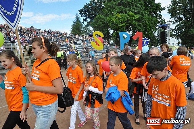 Zdjęcie w galerii na portalu naszraciborz.pl: Daniel Olbrychski jako król Jan III Sobieski na przemarszu z okazji Dni Raciborza wiadomości z regionu