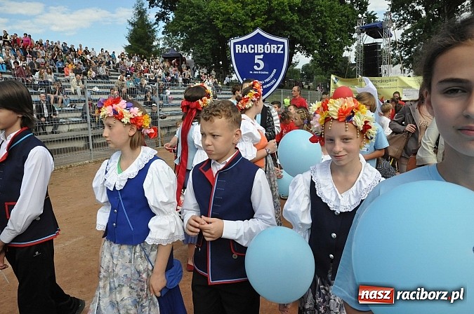 Zdjęcie w galerii na portalu naszraciborz.pl: Daniel Olbrychski jako król Jan III Sobieski na przemarszu z okazji Dni Raciborza wiadomości z regionu