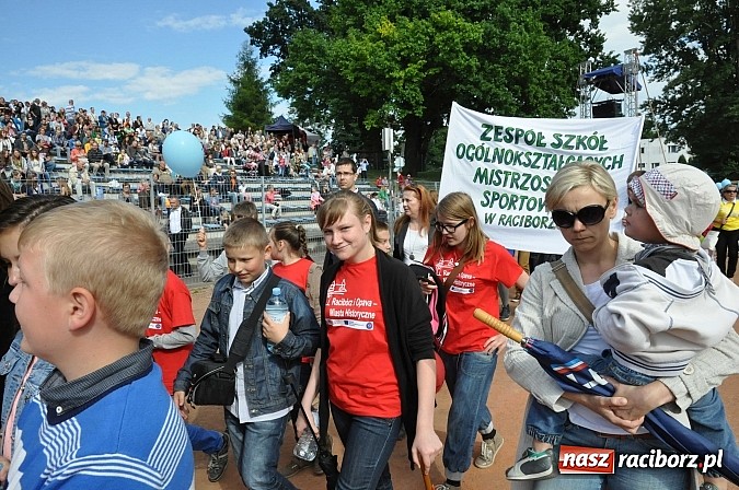 Zdjęcie w galerii na portalu naszraciborz.pl: Daniel Olbrychski jako król Jan III Sobieski na przemarszu z okazji Dni Raciborza wiadomości z regionu