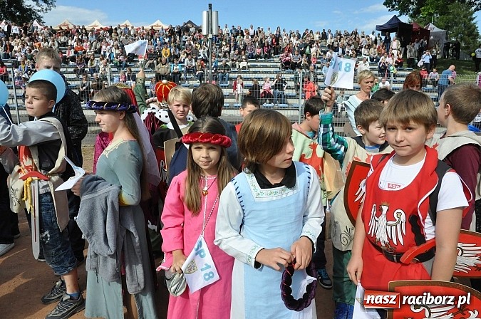 Zdjęcie w galerii na portalu naszraciborz.pl: Daniel Olbrychski jako król Jan III Sobieski na przemarszu z okazji Dni Raciborza wiadomości z regionu