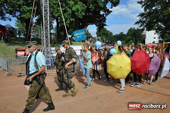 Zdjęcie w galerii na portalu naszraciborz.pl: Daniel Olbrychski jako król Jan III Sobieski na przemarszu z okazji Dni Raciborza wiadomości z regionu