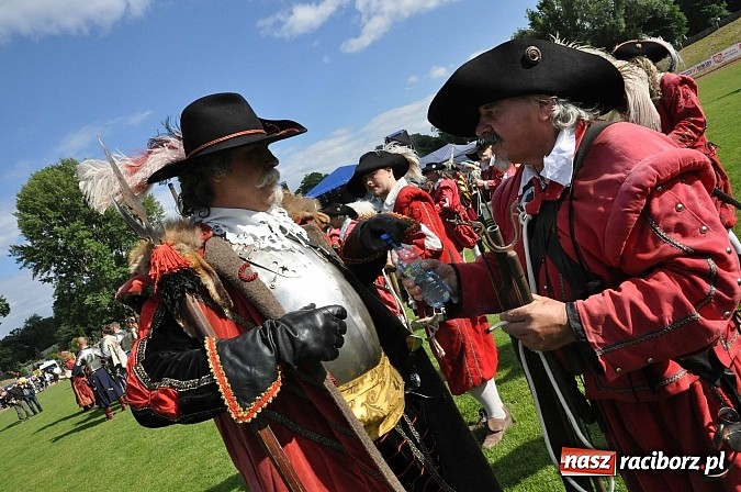 Zdjęcie w galerii na portalu naszraciborz.pl: Daniel Olbrychski jako król Jan III Sobieski na przemarszu z okazji Dni Raciborza wiadomości z regionu