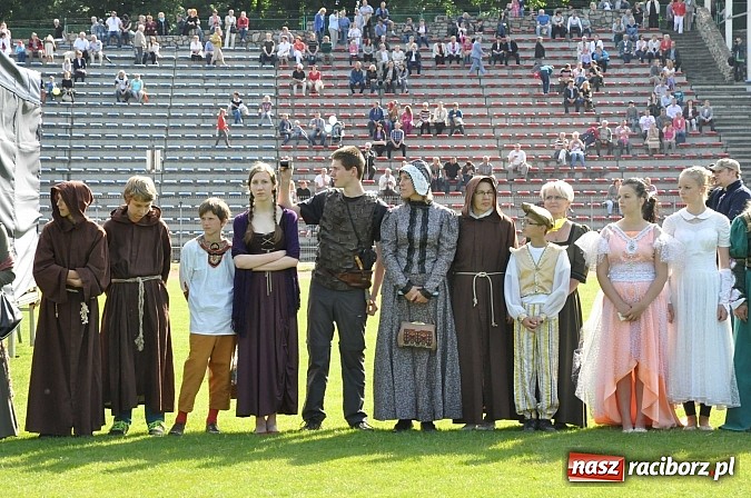 Zdjęcie w galerii na portalu naszraciborz.pl: Daniel Olbrychski jako król Jan III Sobieski na przemarszu z okazji Dni Raciborza wiadomości z regionu