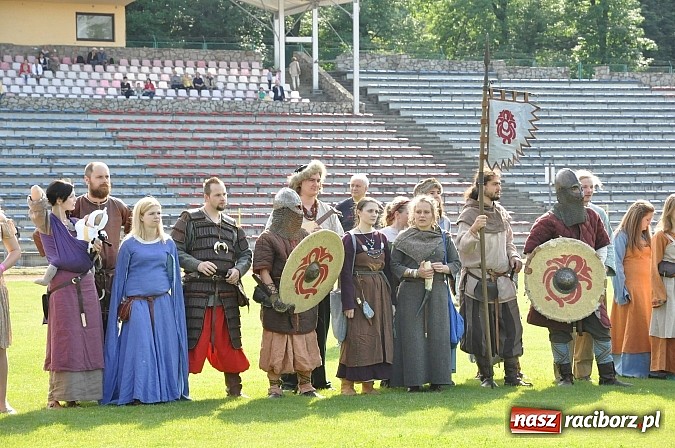 Zdjęcie w galerii na portalu naszraciborz.pl: Daniel Olbrychski jako król Jan III Sobieski na przemarszu z okazji Dni Raciborza wiadomości z regionu