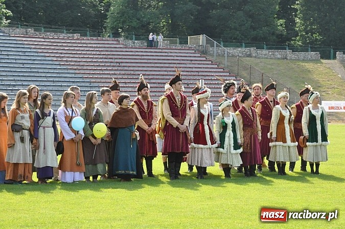Zdjęcie w galerii na portalu naszraciborz.pl: Daniel Olbrychski jako król Jan III Sobieski na przemarszu z okazji Dni Raciborza wiadomości z regionu