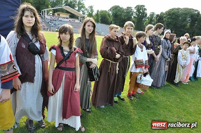 Zdjęcie w galerii na portalu naszraciborz.pl: Daniel Olbrychski jako król Jan III Sobieski na przemarszu z okazji Dni Raciborza wiadomości z regionu