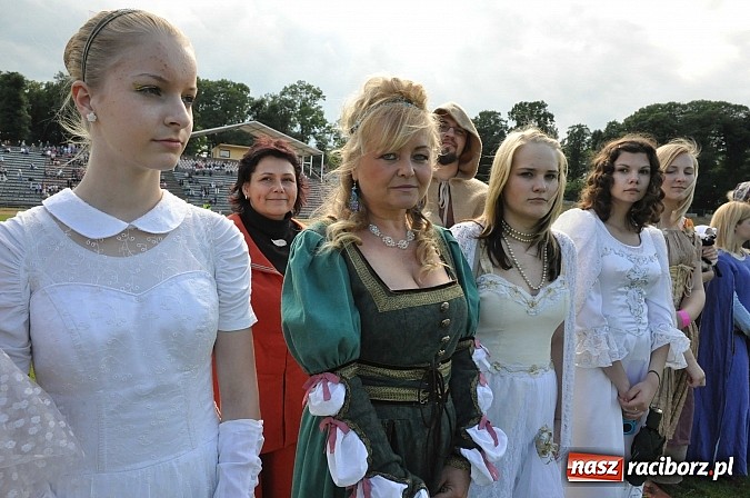 Zdjęcie w galerii na portalu naszraciborz.pl: Daniel Olbrychski jako król Jan III Sobieski na przemarszu z okazji Dni Raciborza wiadomości z regionu