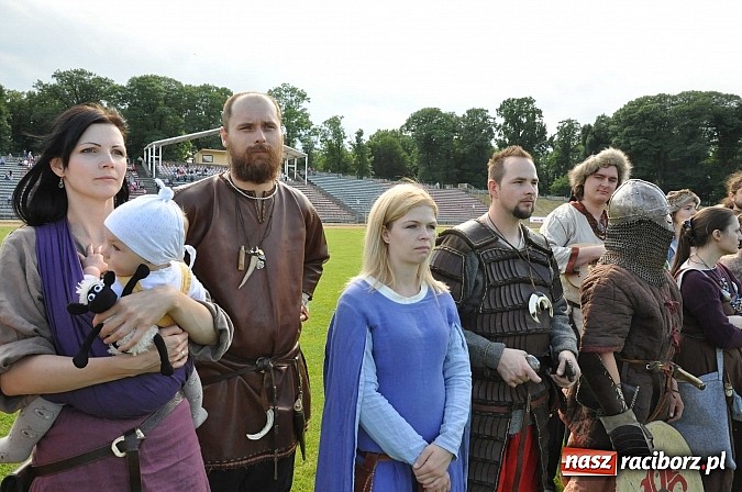 Zdjęcie w galerii na portalu naszraciborz.pl: Daniel Olbrychski jako król Jan III Sobieski na przemarszu z okazji Dni Raciborza wiadomości z regionu